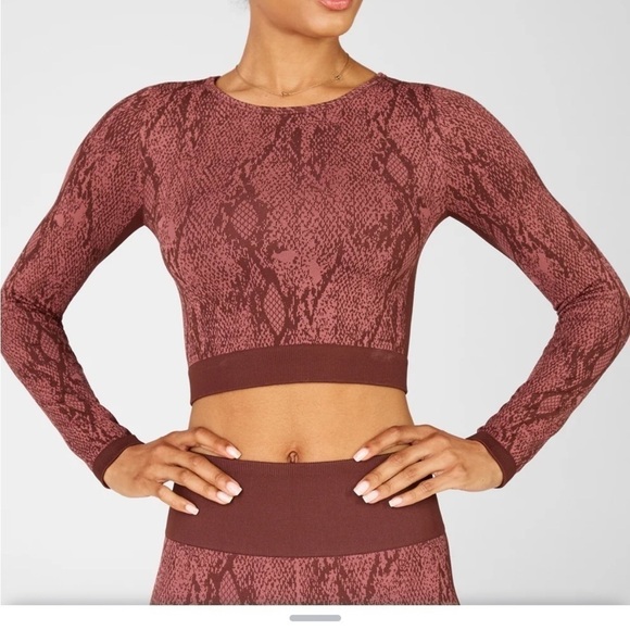 Fabletics Kamila Seamless Long Sleeve Cropped Workout Top Size XS - Picture 3 of 7